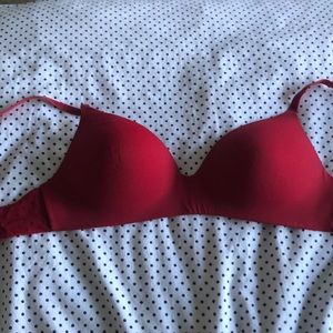 Victoria’s Secret wireless bra in beautiful red 34D
